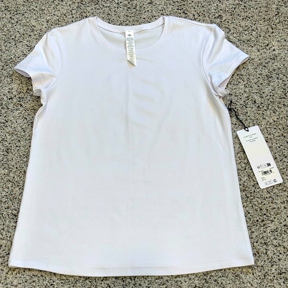 NWT ALO yoga women’s alosoft finesse T shirt, white.  Size medium. - Picture 1 of 3